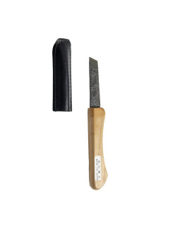 El cuchillo japonés de doble filo estilo plano "Hiraba-Moroha" es una herramienta versátil y eficaz para trabajar madera fina.