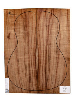 Détail de la texture et de l’ondulation du Koa pour guitare classique MB Exclusive Nº 5