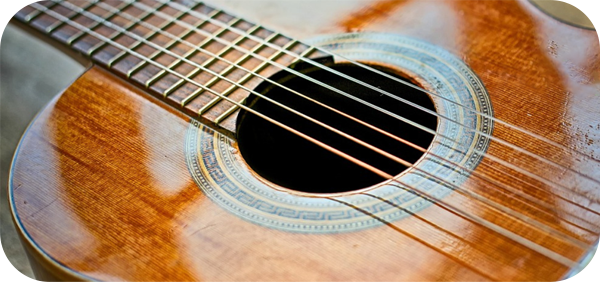 Maderas y luthiers que cambiaron la guitarra española en el siglo XX
